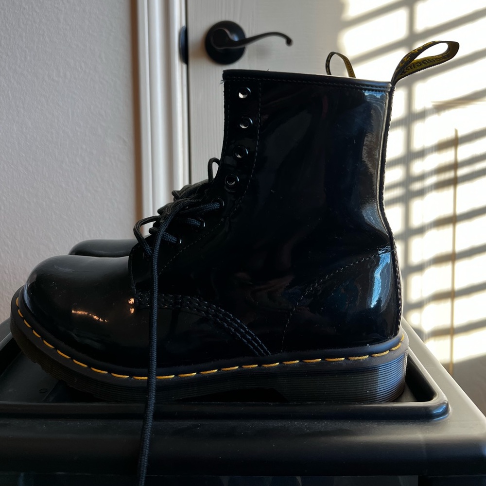Black Dr. Marten's Jadon boot Size: 9 in women. Slightly worn #drmartens
